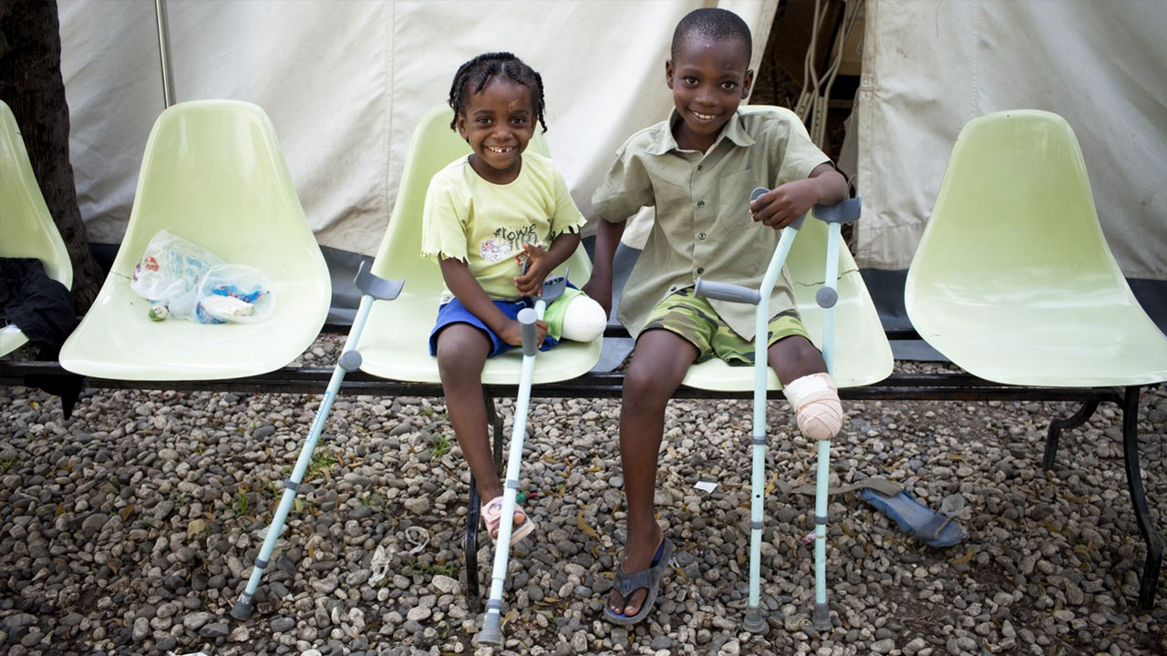 HI Haïti. Deux enfants amputés après le séisme de 2010