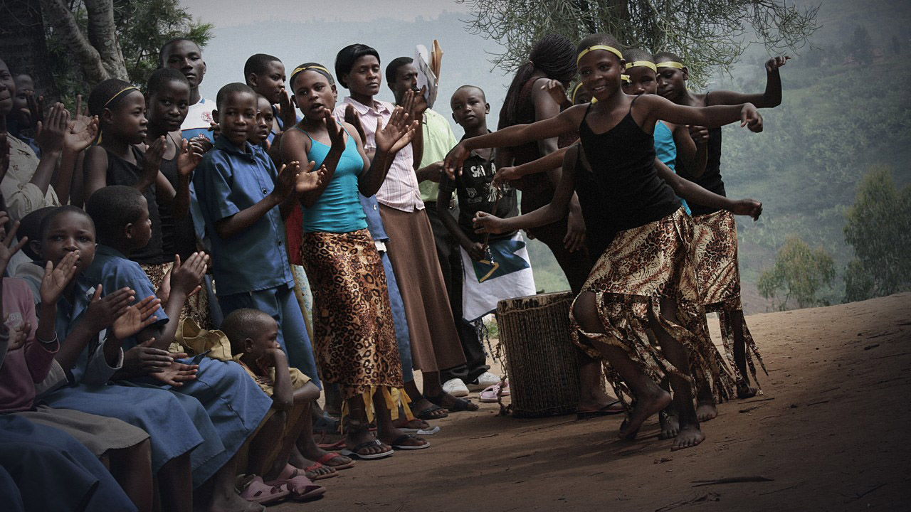 HI - Rwanda. Spectacle d'enfants contre la violence sexuelle