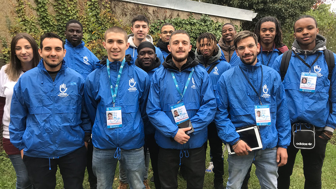 Les collecteurs de Handicap International; }}